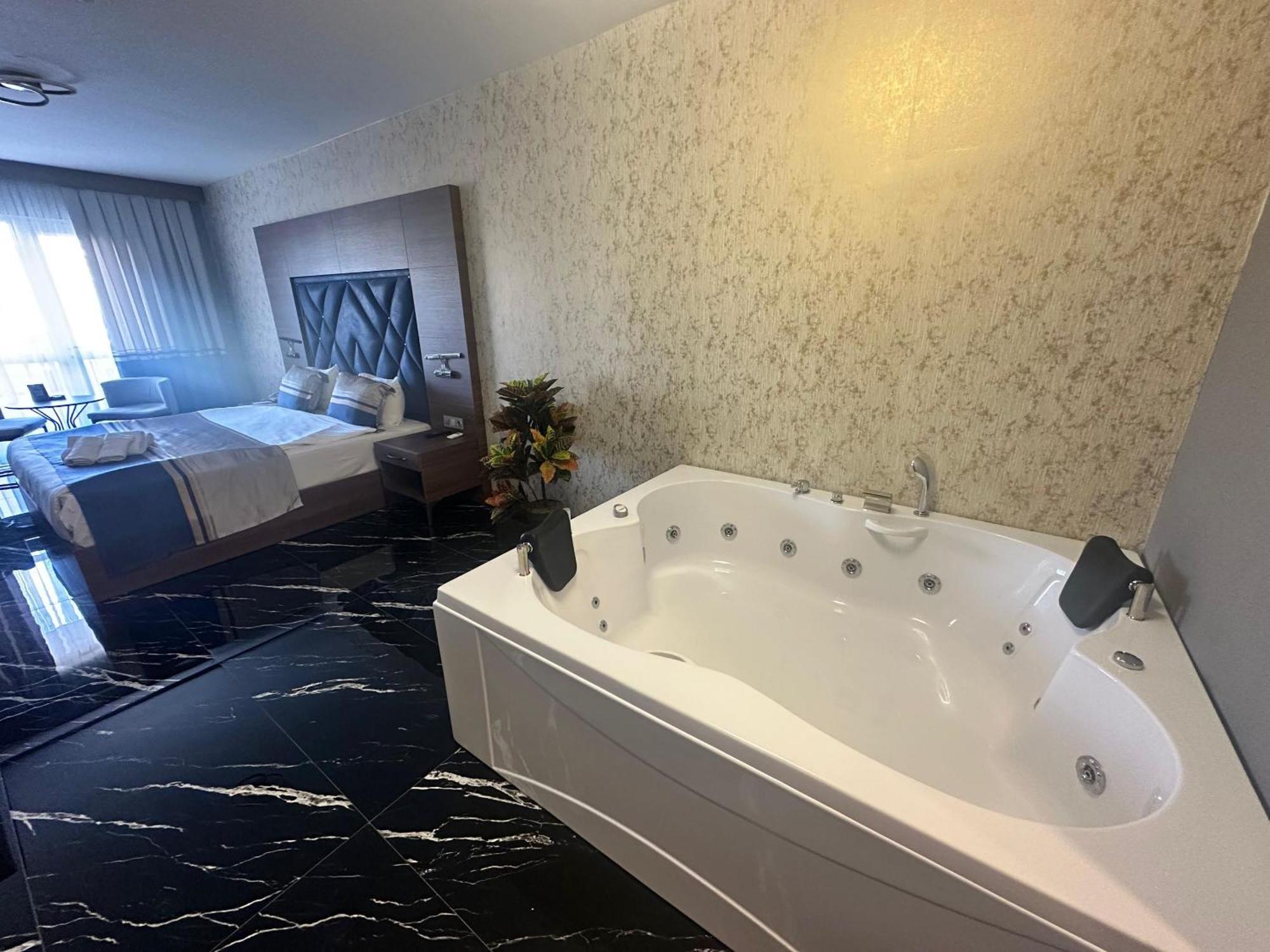 Grand Salizze Hotel Kestel  Eksteriør billede