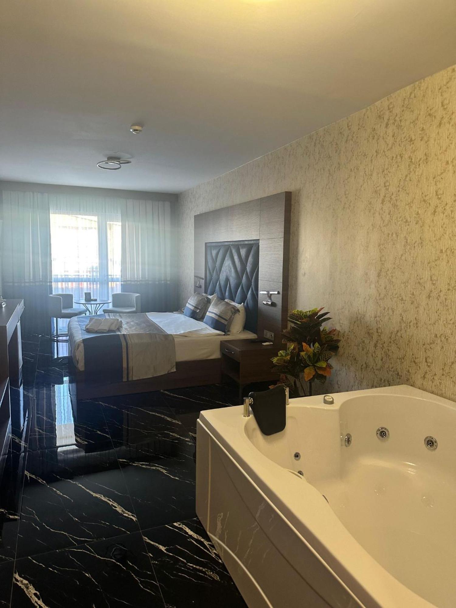Grand Salizze Hotel Kestel  Eksteriør billede